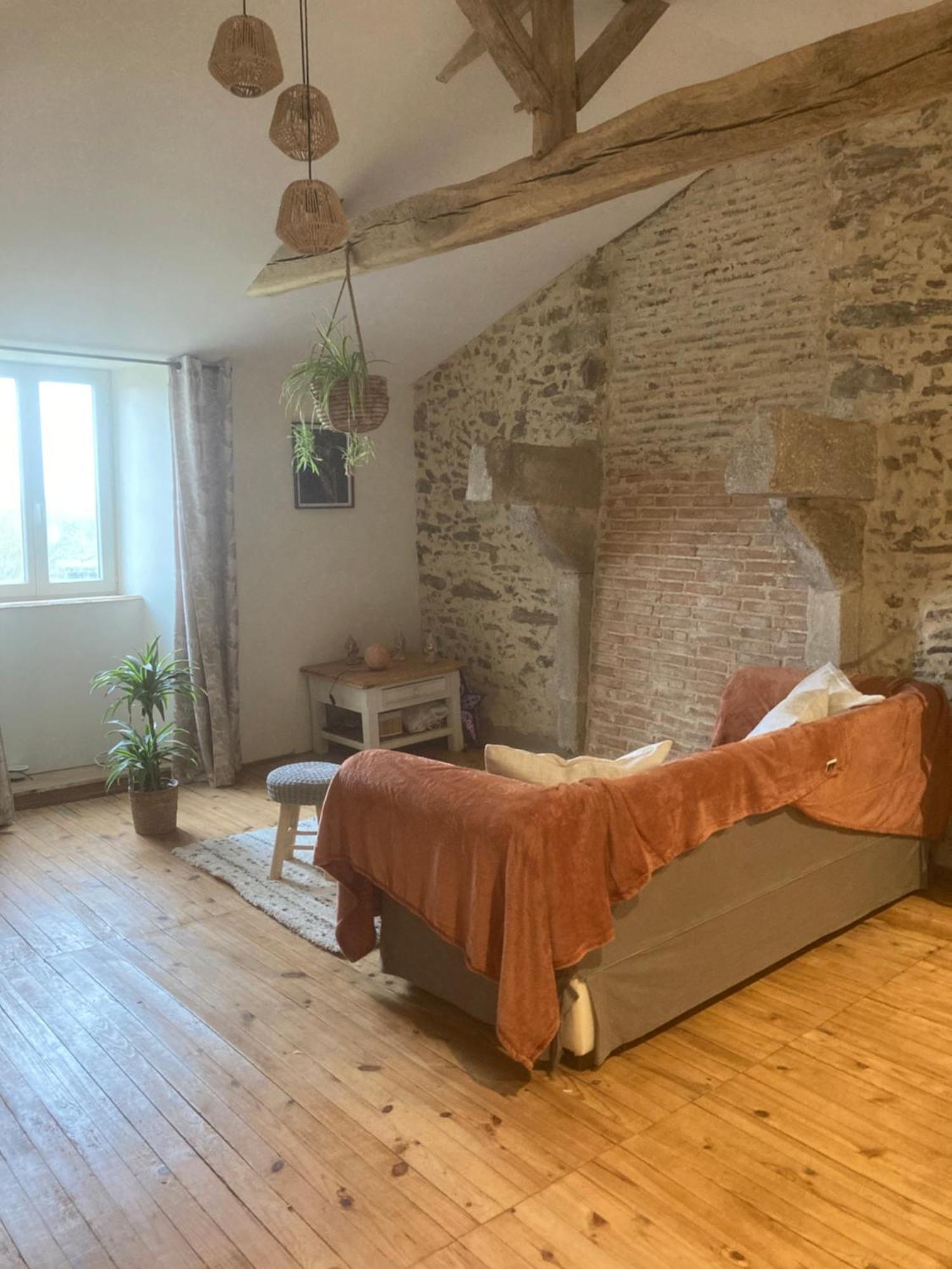 Premier Etage D Une Jolie Maison A La Campagne Montravers Ngoại thất bức ảnh